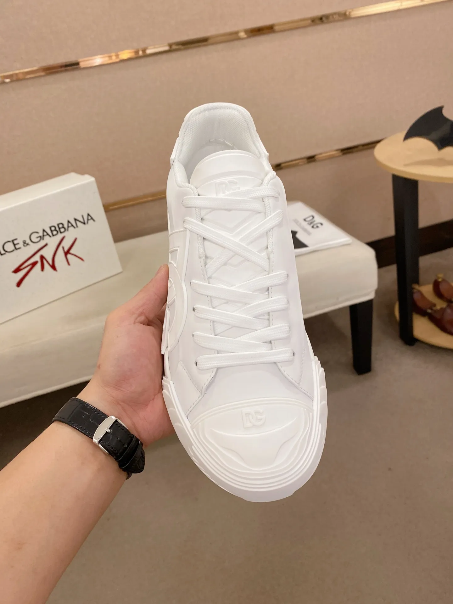 Men's shoes 💰: 660💰 (top quality) The latest sports style DG hot model recommendation, 👉 first launch of men's shoes 😻 I am really crazy about it, top design, impeccable comfort, absolute best-seller, imported cowhide upper, full cowhide lining🐂. Original replica, the latest cool outsole 💥👟Number of codes: 38-44 (45/custom-made, non-refundable)